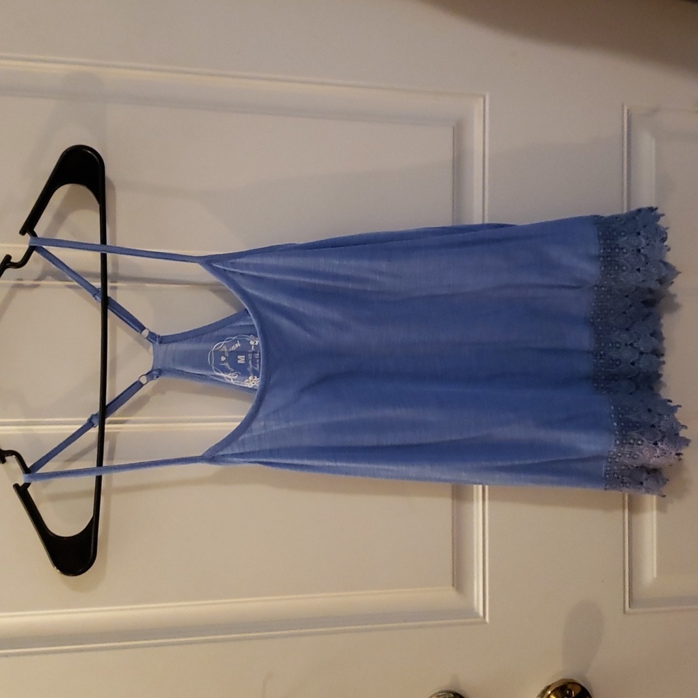 3/$10 Derek Heart Blue Tank w/Crochet Bottom. Sz M